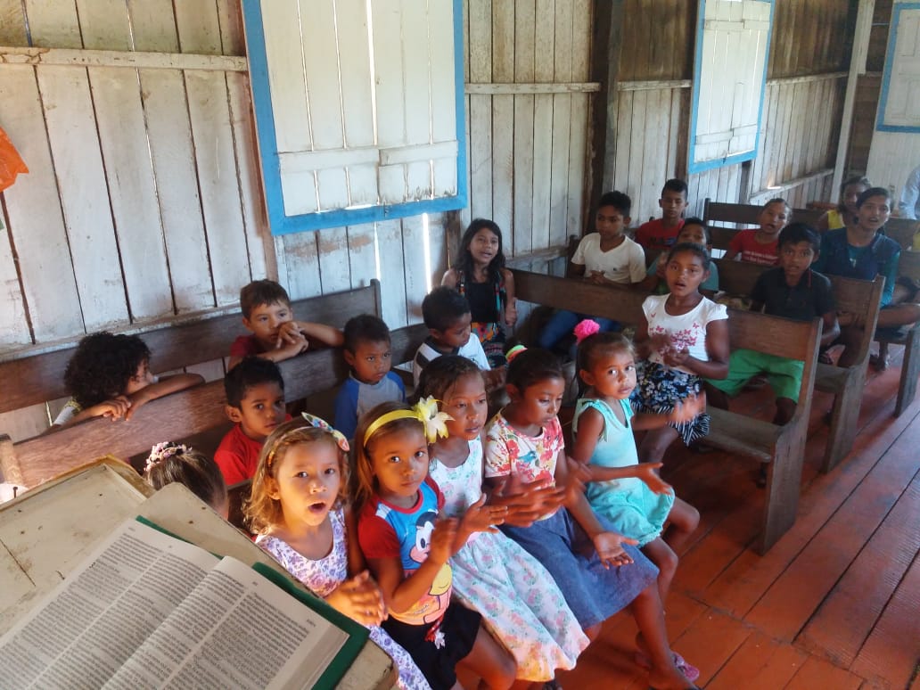 A EBD no Rio Piarim/Marajó/Portel/ está uma bênção, muitas crianças e adolescentes estão sendo ensinadas e cuidadas. Formar discípulos é a nossa missão!