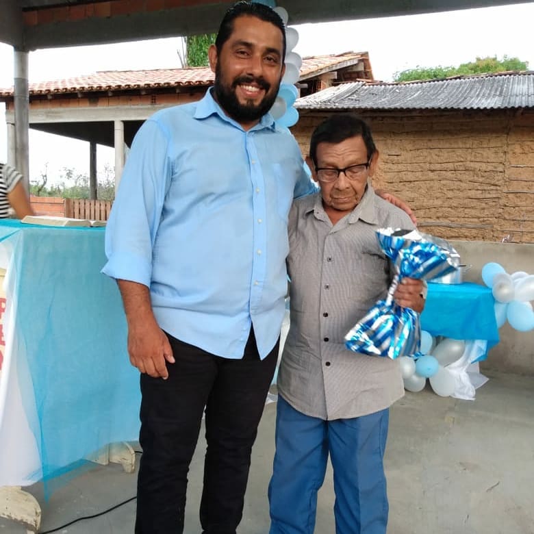 Em Beira Mar a comemoração do dia dos pais foi completa. Um pescador da vila se reconciliou com Cristo. Que festa linda! Se alegre conosco.