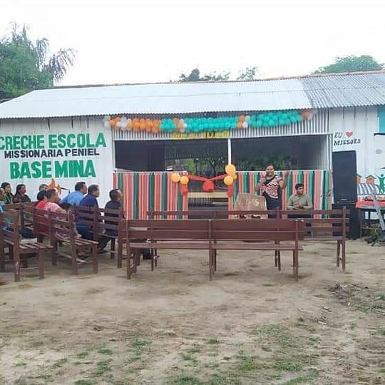 Inauguração da Creche Peniel na base Mina. Foi uma bênção para a Glória de Deus! Parabéns aos Missionários Cleber e Roberta.