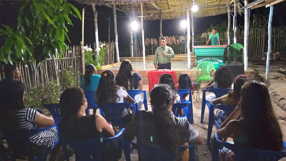 Veja a obra missionária na comunidade rural de Itacuruçá, no interior do Pará. Essa comunidade tem sido alcançada com muito amor e compromisso por nossos missionários.