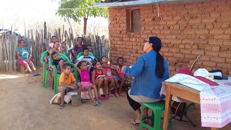 Em nossa base sertaneja em Lagoa da Cobra, um sertanejo vendeu sua espingarda e comprou uma bíblia. Só Jesus faz isso!