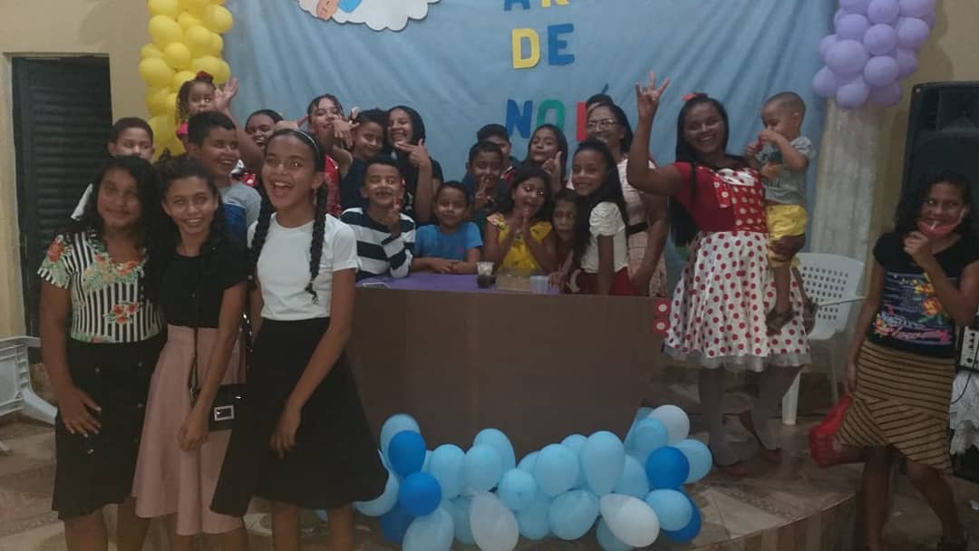 Dia das crianças no assentamento de Monte Belo – PI. Quanta alegria nessa imagem! Parabéns missionários José e Jacirene. @Projetocamposbrancosoficial