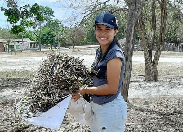 Serve com alegria quem já entendeu para quem trabalha. Limpeza do terreno onde será construída mais uma creche escola do projeto campos brancos para a glória de Deus! Comunidade de Olho D’água – PI.