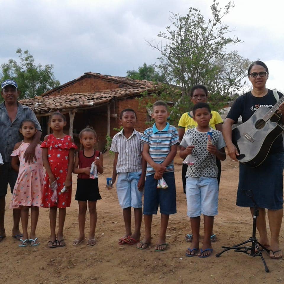 Nosso sonho é cantar: em cada povoado tem uma igreja, o inimigo já perdeu a peleja… A porta que Ele abriu, não se fechará! Projeto campos brancos no sertão do Piauí, pregando que Jesus vive!