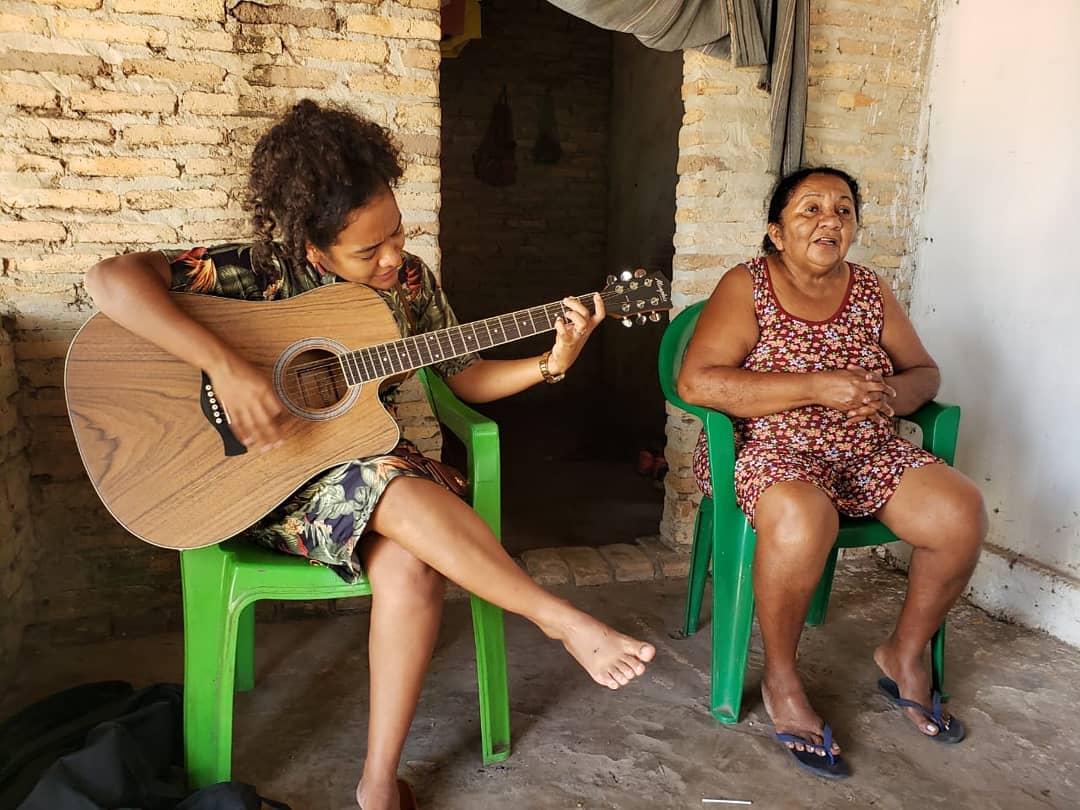 “Pedimos oração pela Irmã Jacinta, nova convertida que nos contou haver amigos e familiares sem falar com ela por que aceitou Jesus. Ore para Deus dar graça e crescimento a mesma.”