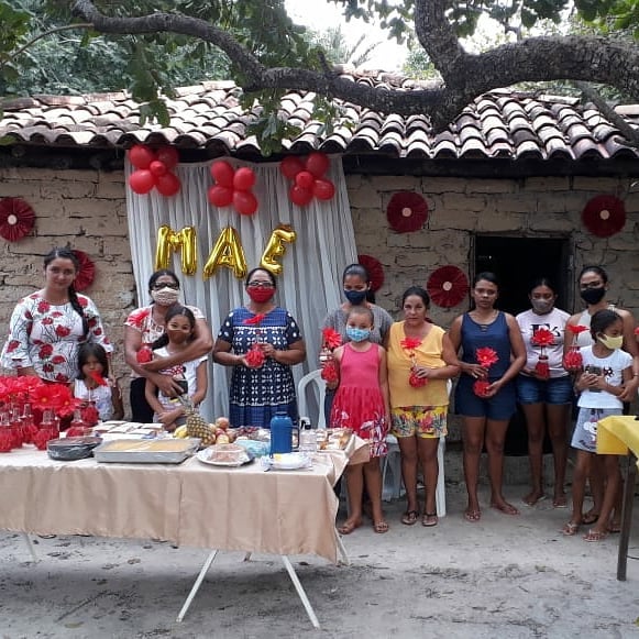 Uma pequena homenagem as mamães de nossas crianças na Creche Peniel no Povoado Vila Nova – PI.