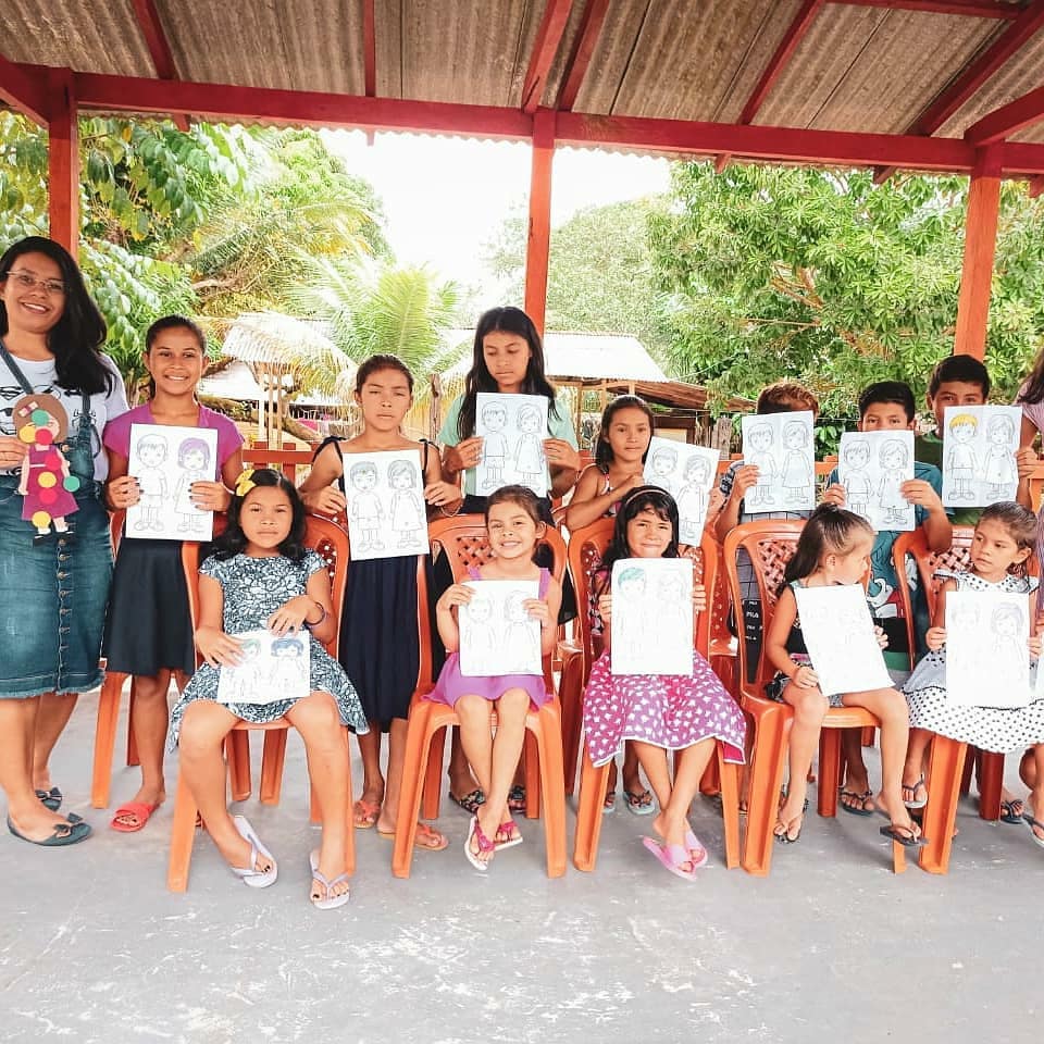 Ações como orientações contra o abuso infantil, aconselhamento de adolescentes, alfabetização, reforço escolar e aula de música são atividades frequentes nas nossas bases missionárias.