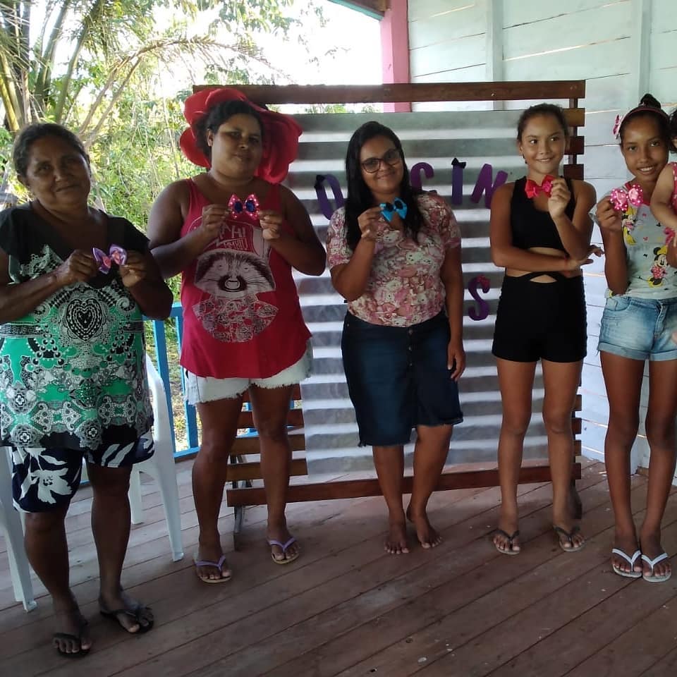 Aula de Artesanato e Culinária para as mulheres da Ilha de São Tomé – Marajó.