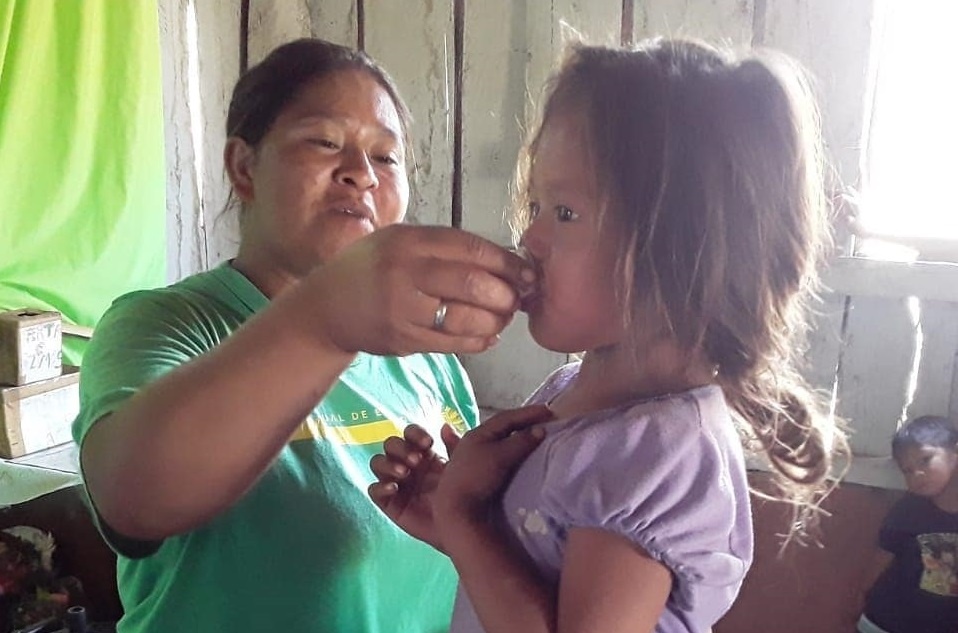 Hoje na aldeia da Água Blanca Amambay – Paraguai, estivemos evangelizando e realizando uma ação antiparasitaria.