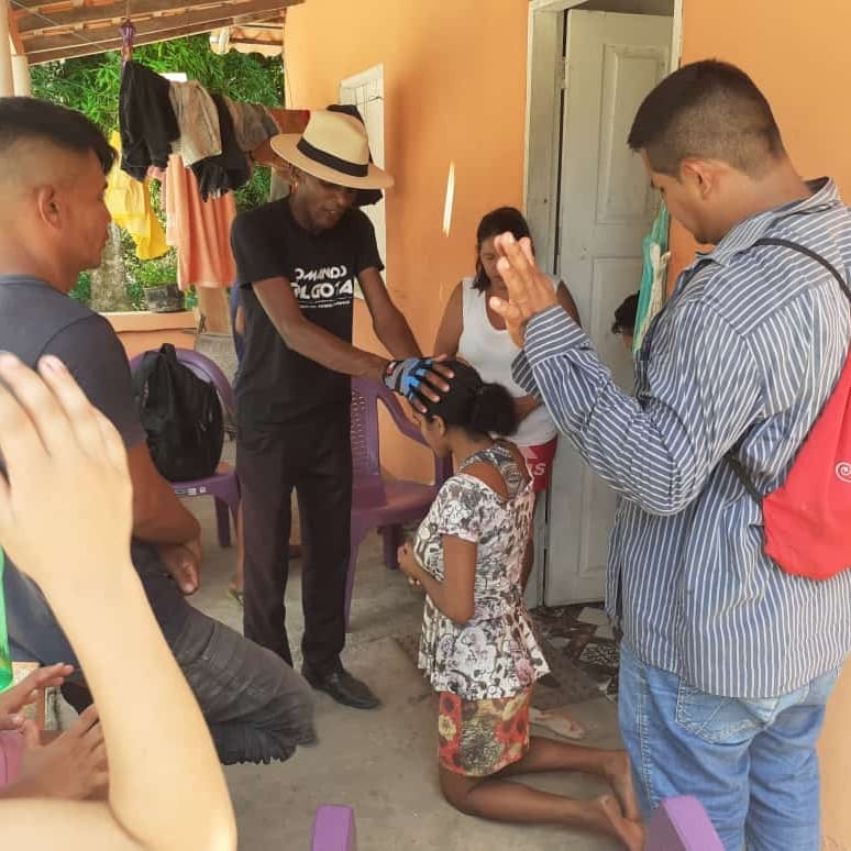 Na viagem missionária a comunidade Passagem, quatro preciosas vidas se renderam aos pés do Salvador. Inclusive o barqueiro que estava conduzindo os missionários.